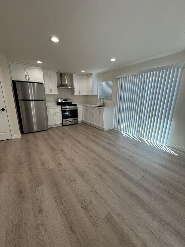 7317-7321 Garden Grove Avenue