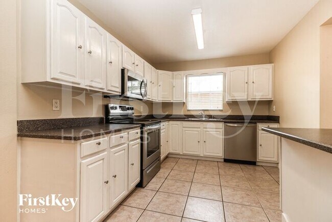 Photo - 521 65th St N