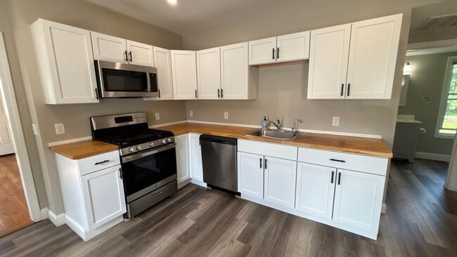 Building Photo - 52 Myrtle Ave Unit #2