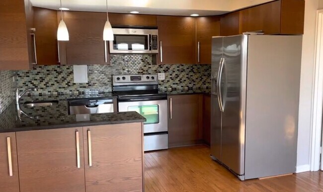 Photo - 5815 N Sheridan Rd