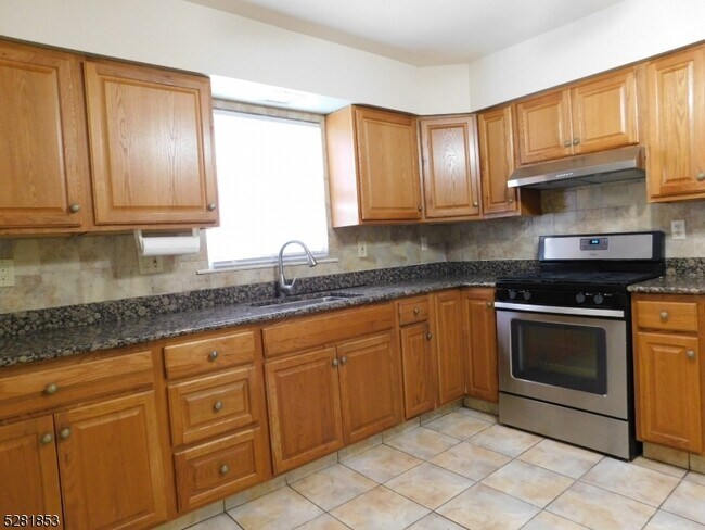 Photo - 66 Bush Ave Unit 2