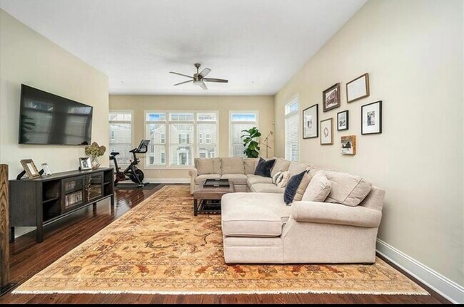 Photo - 323 Osona Ln