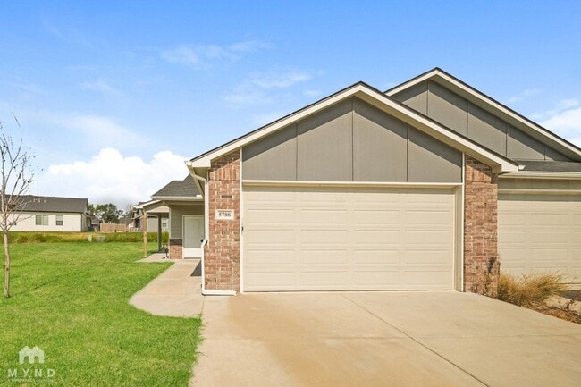 Building Photo - 5788 E Bristol Cir