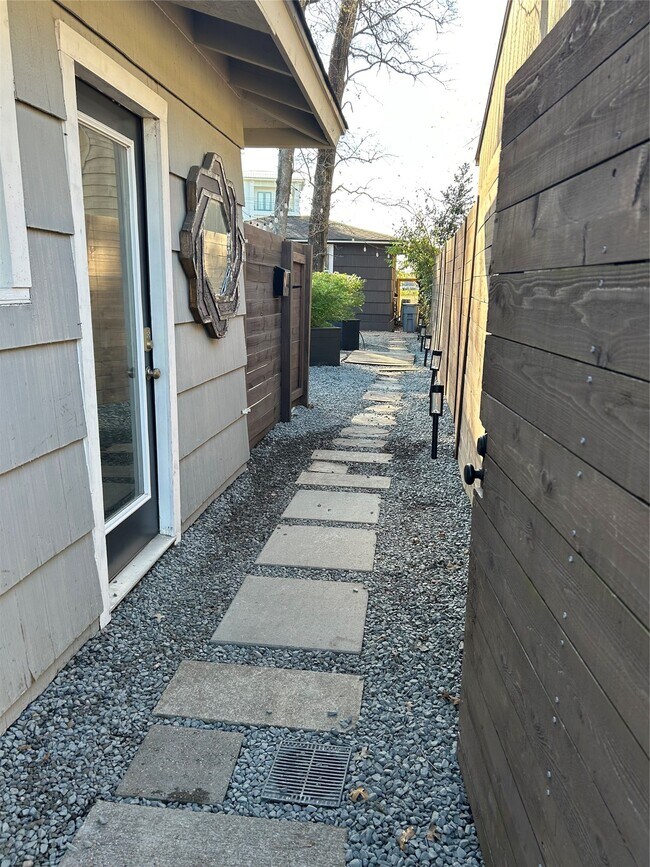 Photo - 4019 Ascot Ln