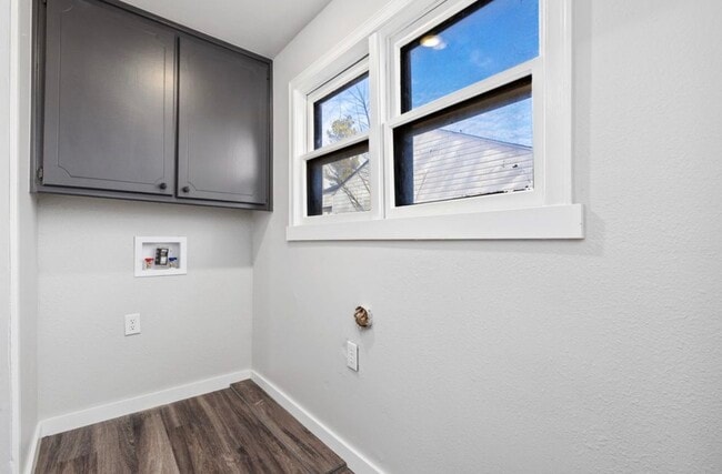 Photo - 100 Slant St