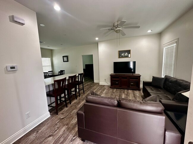 Photo - 2310 Timberlane Dr