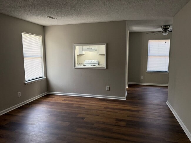 Photo - Fully Renovated 2 bed/ 2 bath Duplex! Available Now!