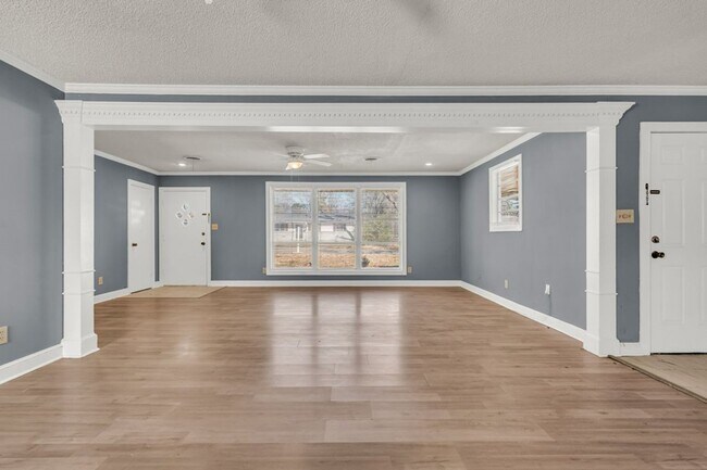 Photo - Renovated 3 Bedroom 1 Bath Home for Rent!