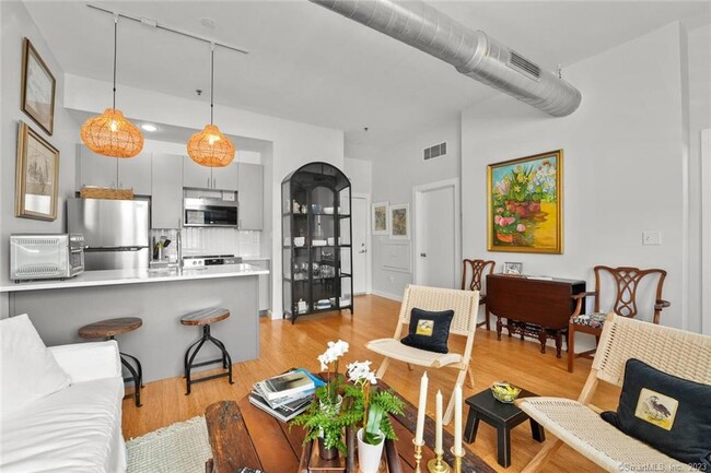 Building Photo - 881 Lafayette Blvd Unit 1D Rental
