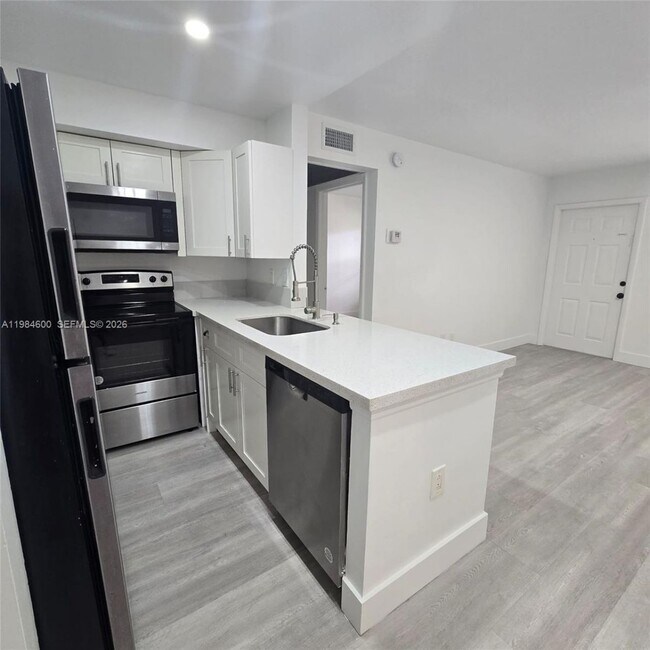 Photo - 10020 Winding Lake Rd Unit 10020