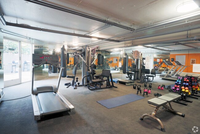 Catalina Apartments For Rent in Studio City, CA