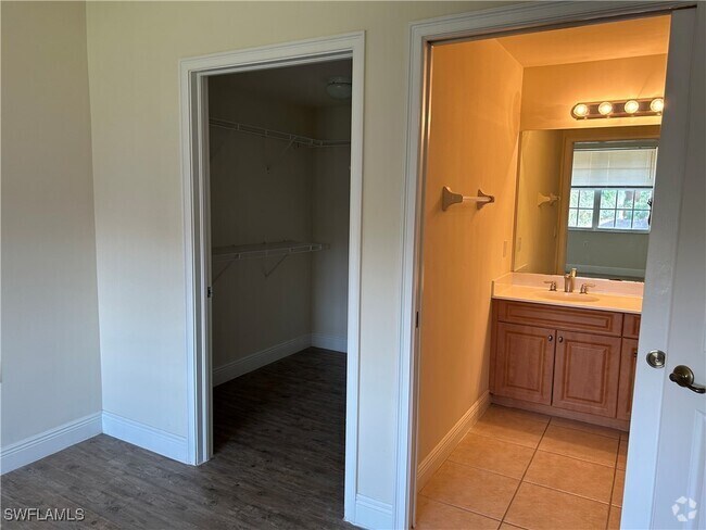 Building Photo - 2904 Tuscan Dr Unit 301 Rental