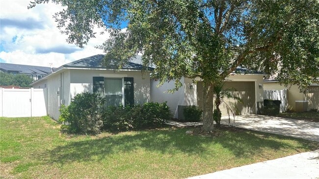13609 Laranja St
