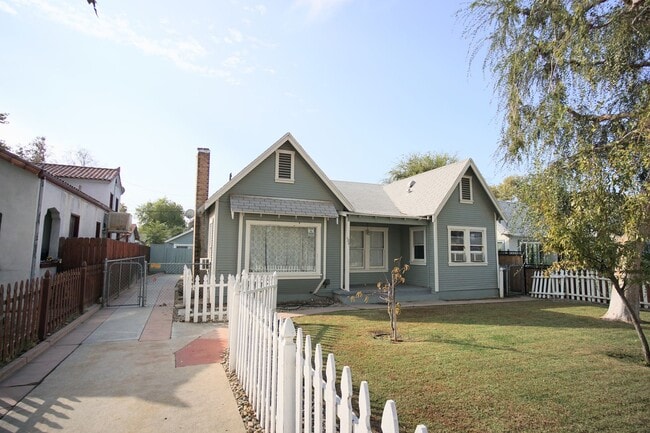 Photo - 127 Quincy St Unit Main