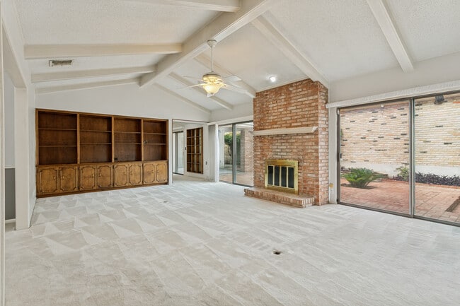 Photo - 6223 Meadow Grv