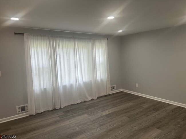 1 Hillairy Ct