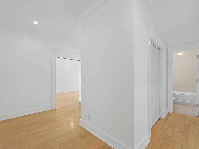 Photo - 44-14 Newtown Rd