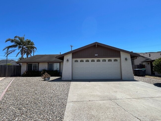 Building Photo - Single Story Southside Home Close to Vande...