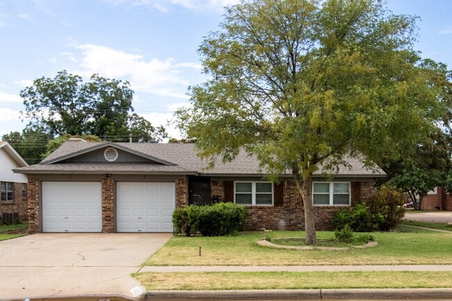 Building Photo - "Charming 3-Bed, 2-Bath Home in Lubbock!"