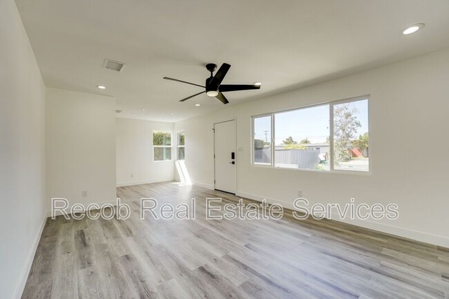 Photo - 3663-3673 Budd Street