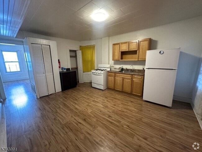 Building Photo - 256 N 4th St Rental