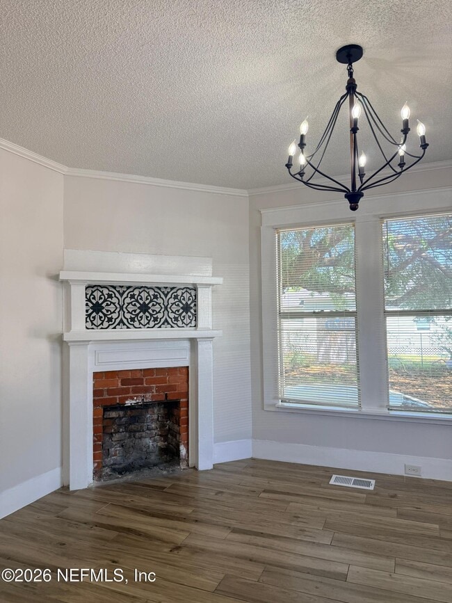 Building Photo - 1226 Clark St