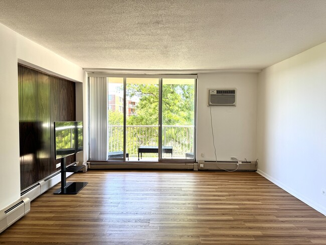 Photo - 2211 S Stewart Ave Unit 4D