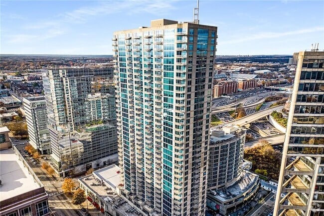 Building Photo - 400 W Peachtree St NW Unit 2706 Rental