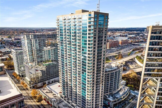 Building Photo - 400 W Peachtree St NW Unit 2706 Rental