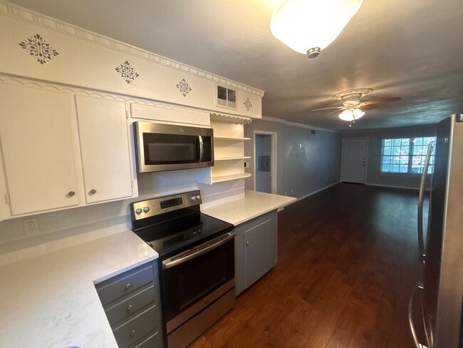 Photo - Spring Semester Discount! 2 Br/Bth Corner Unit Unit 207