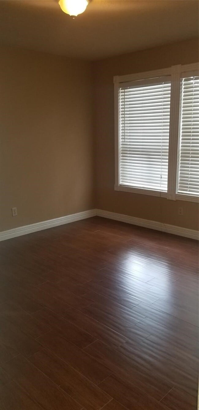 Photo - 1512 McDugald Rd