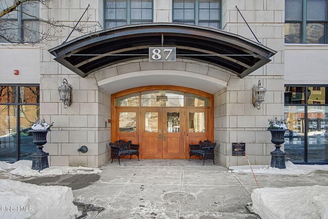 Building Photo - 87 Railroad Pl Unit 203
