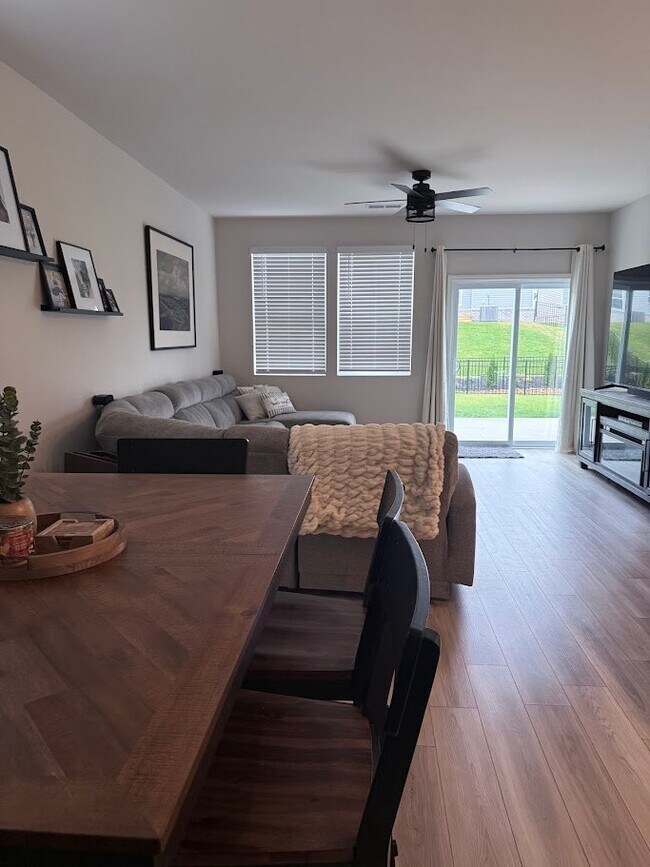 Photo - 773 Moray Ln