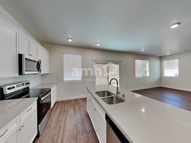 Photo - 6135 Theodore St