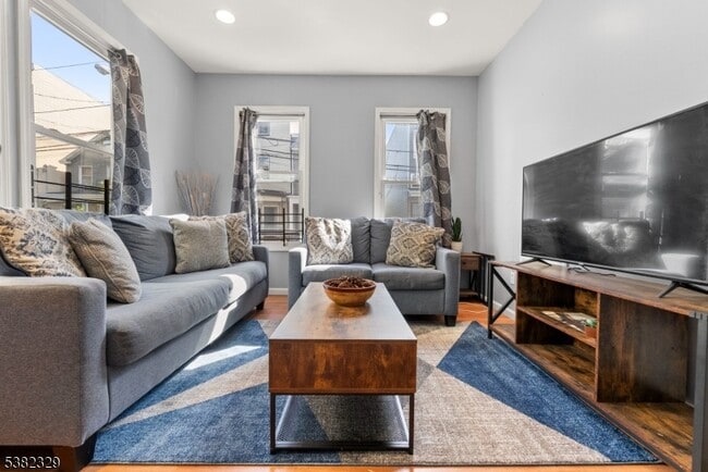 Photo - 45 Blum St