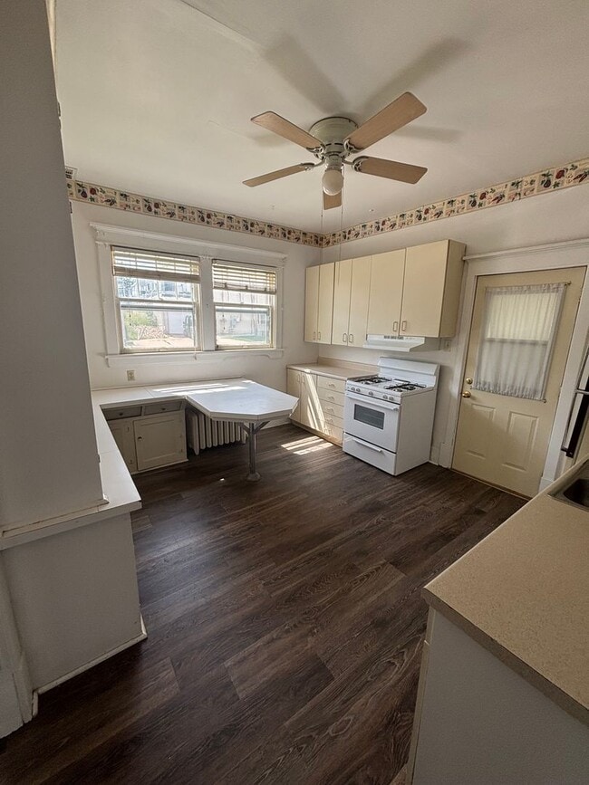 Olive St 2221