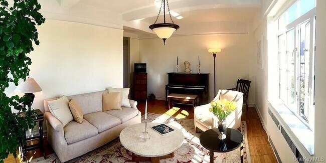 Building Photo - 118 8th Ave Unit 0