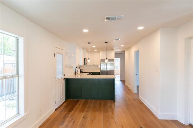 Photo - 1122 Newport Ave