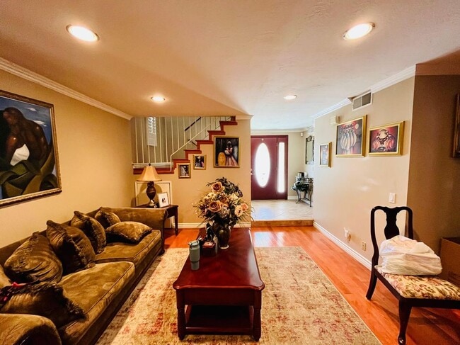 Photo - 21945 Centurion Way