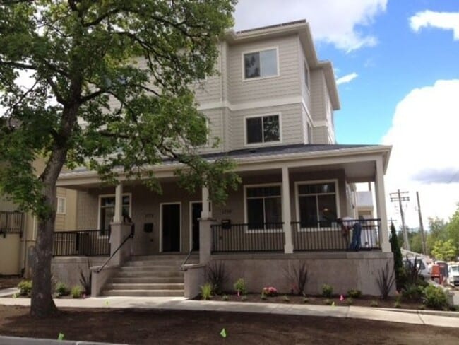 Photo - Alder Duplexes on Alder Unit 1712