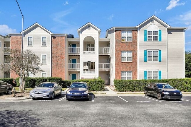 Photo - RENT SPECIAL! Freshly Painted! New Luxury ...