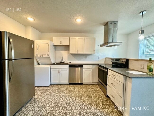Building Photo - 1901 Olathe Blvd Unit 105 Rental