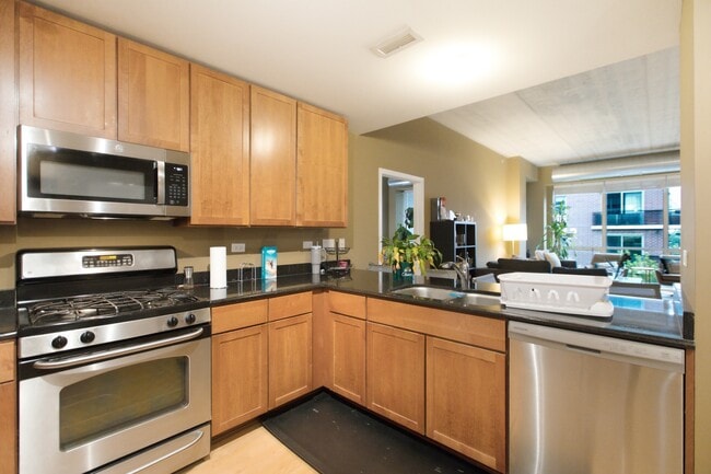 Photo - 845 N Kingsbury St Unit 514