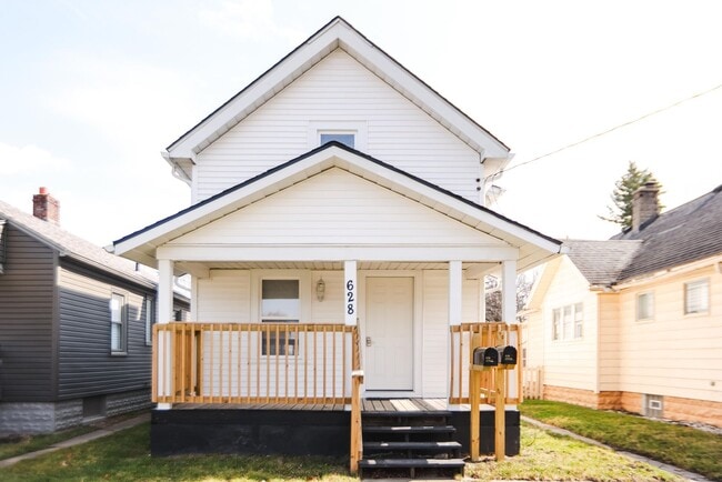 Building Photo - 628 Evesham Ave Unit 628 Evesham Ave Lower - 093