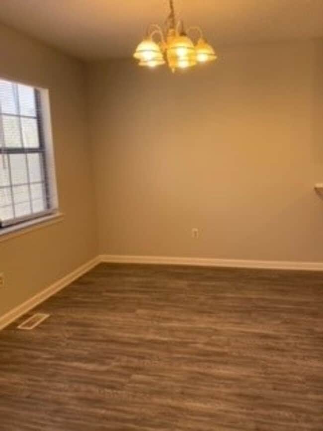 Photo - 103 Woodley Dr