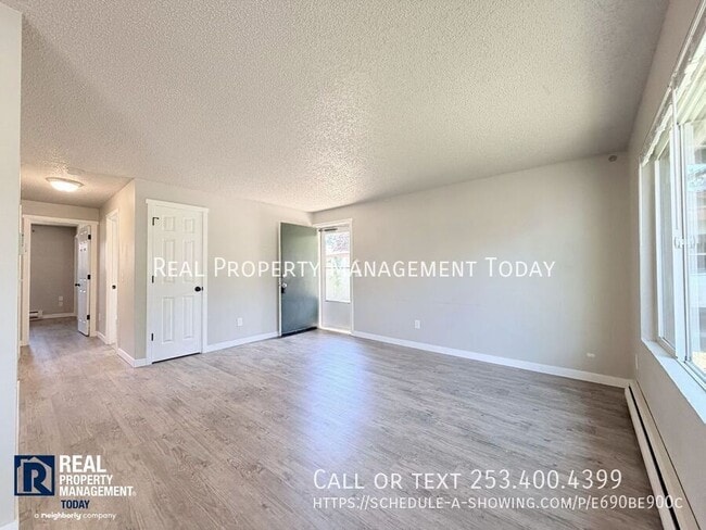 Photo - 1410 Josephine Ct SE