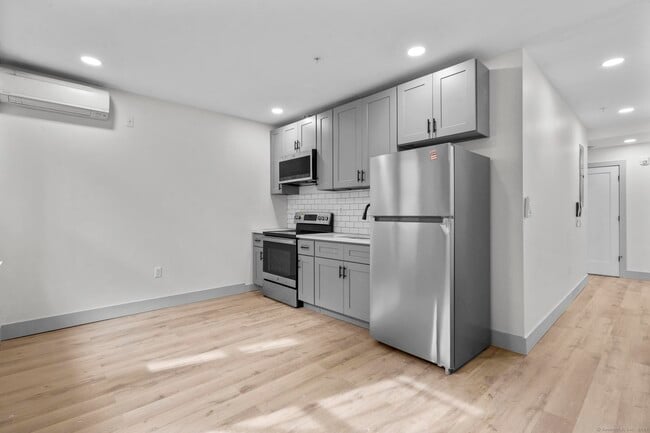 Photo - 111 Bank St Unit 3D