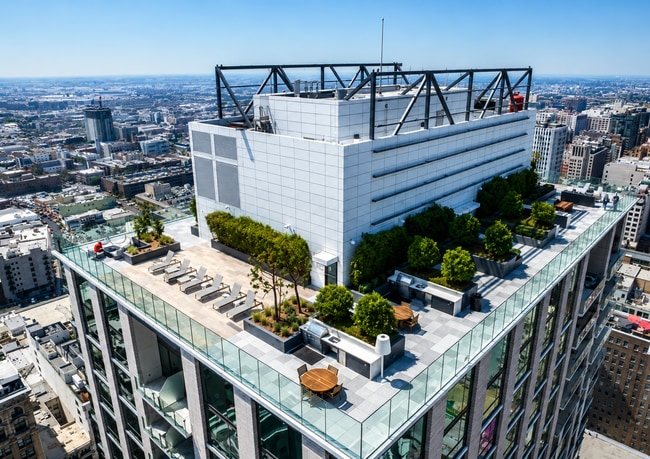 Building Photo - Perla
