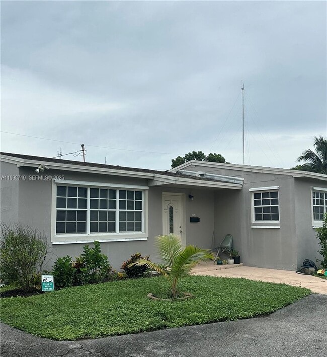 Building Photo - 1041 NW 196th St Unit REAR