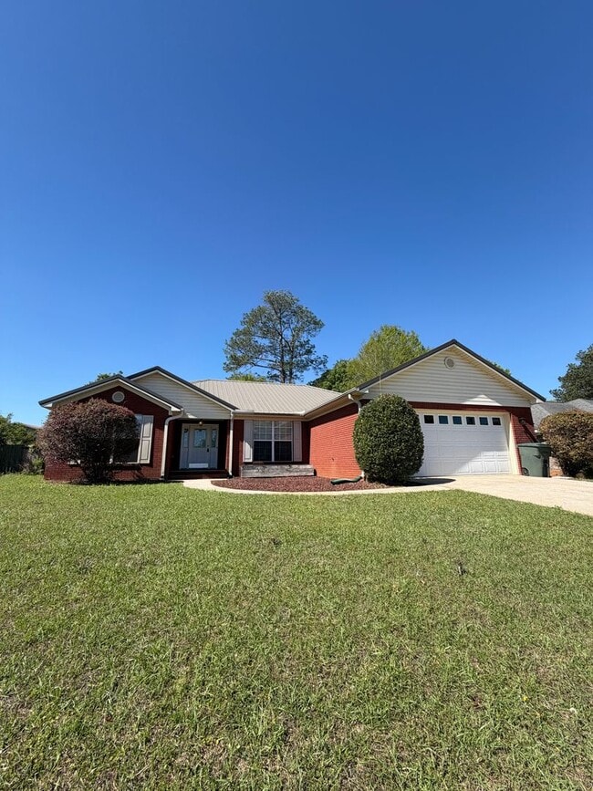 Building Photo - Available April!